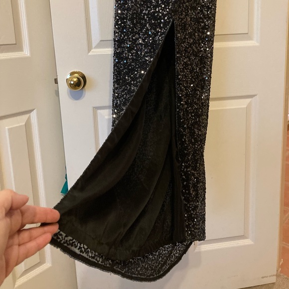Gorgeous Sequins Dress - Picture 2 of 5